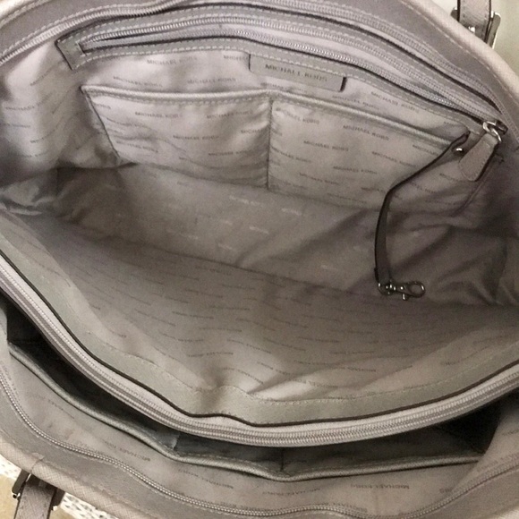 Michael Kors Jet Set Grommet Leather Tote - Picture 12 of 16